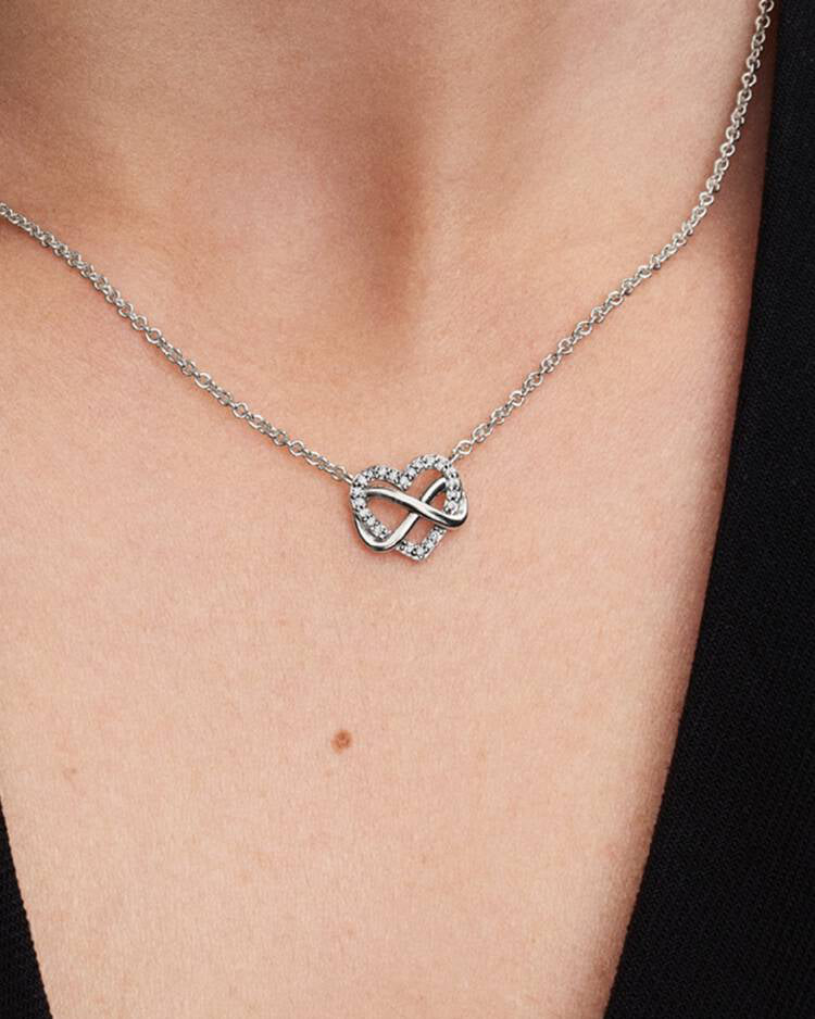 Sparkling Infinity Heart Collier Necklace